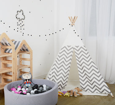 Small teepee tent